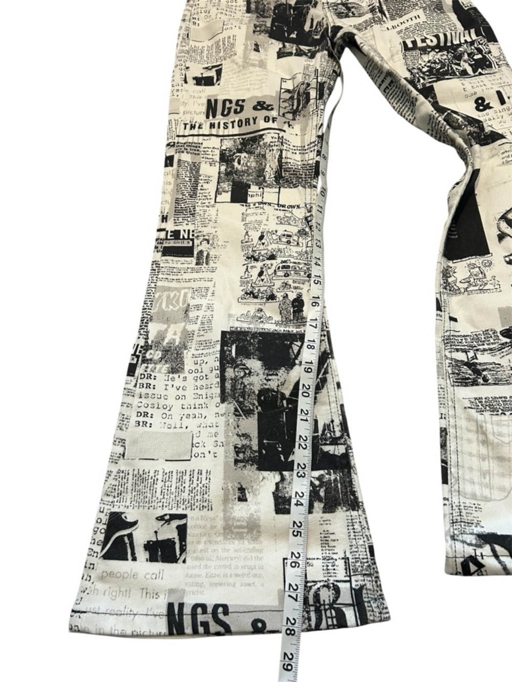 Urban Outfitters BDG newspaper print bengaline low-rise flare trousers - Picture 4 of 11